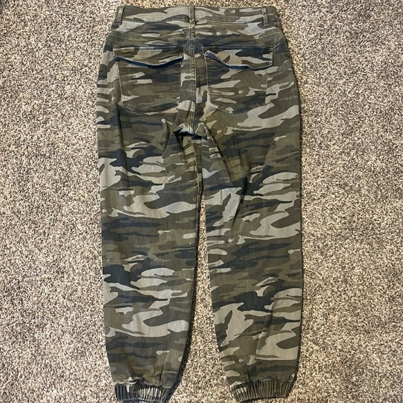 Express Cargo Pants Camo *used no damage - Picture 2 of 6